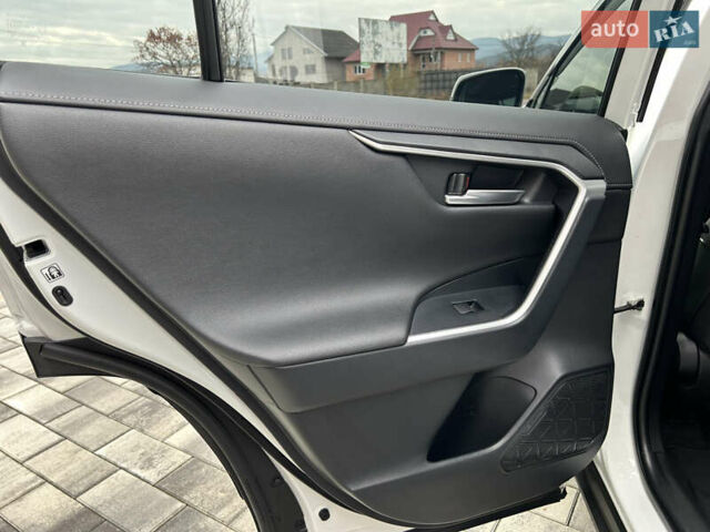 Білий Тойота РАВ 4, об'ємом двигуна 2 л та пробігом 106 тис. км за 27900 $, фото 39 на Automoto.ua