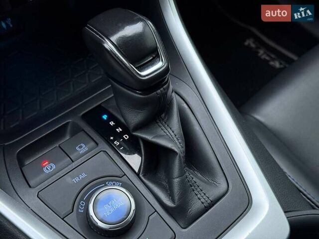 Білий Тойота РАВ 4, об'ємом двигуна 2.49 л та пробігом 128 тис. км за 29900 $, фото 63 на Automoto.ua