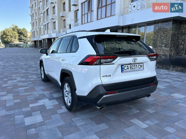 Белый Тойота РАВ 4, объемом двигателя 2 л и пробегом 70 тыс. км за 28750 $, фото 3 на Automoto.ua