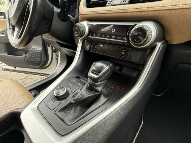 Белый Тойота РАВ 4, объемом двигателя 2.5 л и пробегом 98 тыс. км за 32999 $, фото 14 на Automoto.ua