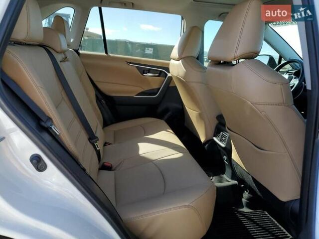 Белый Тойота РАВ 4, объемом двигателя 2.49 л и пробегом 70 тыс. км за 8100 $, фото 10 на Automoto.ua