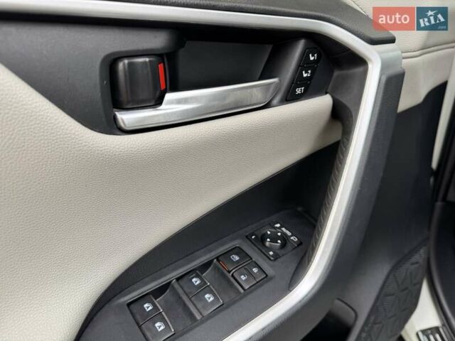 Белый Тойота РАВ 4, объемом двигателя 1.99 л и пробегом 99 тыс. км за 27500 $, фото 31 на Automoto.ua