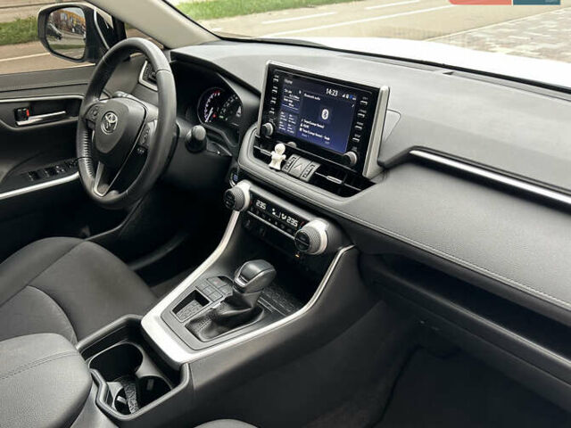 Белый Тойота РАВ 4, объемом двигателя 2 л и пробегом 70 тыс. км за 27999 $, фото 24 на Automoto.ua