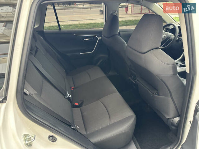 Белый Тойота РАВ 4, объемом двигателя 2 л и пробегом 70 тыс. км за 27999 $, фото 22 на Automoto.ua