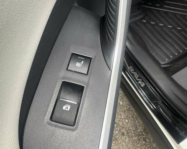 Білий Тойота РАВ 4, об'ємом двигуна 1.99 л та пробігом 99 тис. км за 28000 $, фото 21 на Automoto.ua