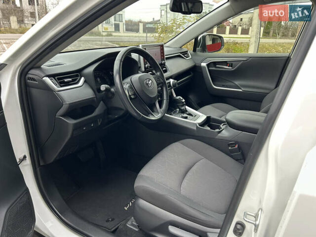 Білий Тойота РАВ 4, об'ємом двигуна 2 л та пробігом 106 тис. км за 27900 $, фото 42 на Automoto.ua