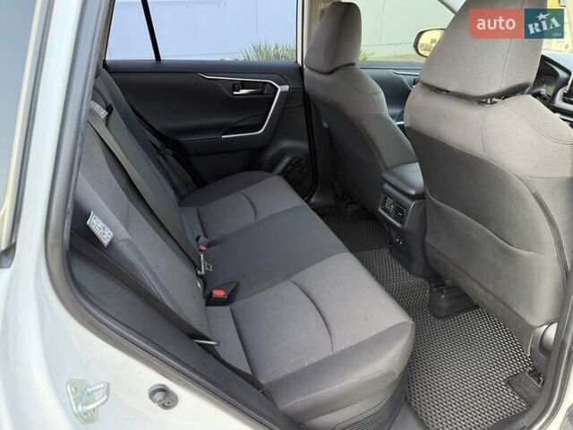 Белый Тойота РАВ 4, объемом двигателя 2.5 л и пробегом 105 тыс. км за 29900 $, фото 17 на Automoto.ua