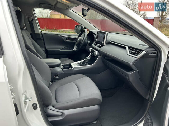 Білий Тойота РАВ 4, об'ємом двигуна 2 л та пробігом 106 тис. км за 27900 $, фото 30 на Automoto.ua