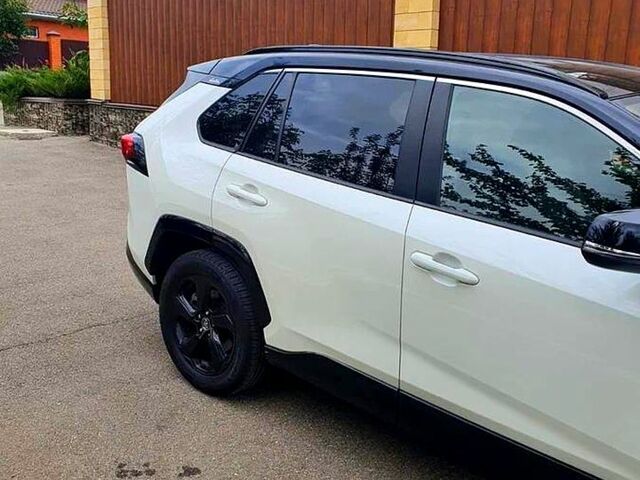 Белый Тойота РАВ 4, объемом двигателя 2.5 л и пробегом 70 тыс. км за 25000 $, фото 2 на Automoto.ua