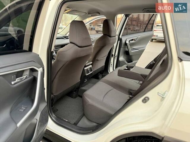 Білий Тойота РАВ 4, об'ємом двигуна 1.99 л та пробігом 93 тис. км за 25900 $, фото 35 на Automoto.ua