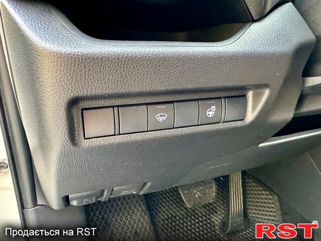 Білий Тойота РАВ 4, об'ємом двигуна 2 л та пробігом 93 тис. км за 26900 $, фото 2 на Automoto.ua