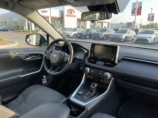 Белый Тойота РАВ 4, объемом двигателя 2 л и пробегом 138 тыс. км за 22000 $, фото 2 на Automoto.ua