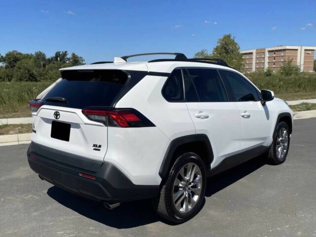 Білий Тойота РАВ 4, об'ємом двигуна 2.5 л та пробігом 36 тис. км за 14000 $, фото 6 на Automoto.ua