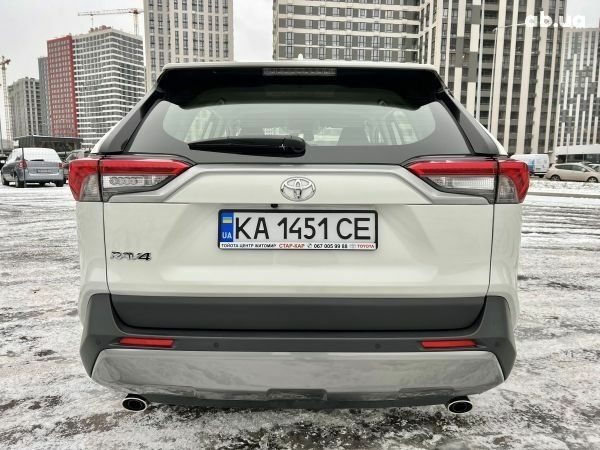 Белый Тойота РАВ 4, объемом двигателя 2 л и пробегом 18 тыс. км за 31500 $, фото 6 на Automoto.ua