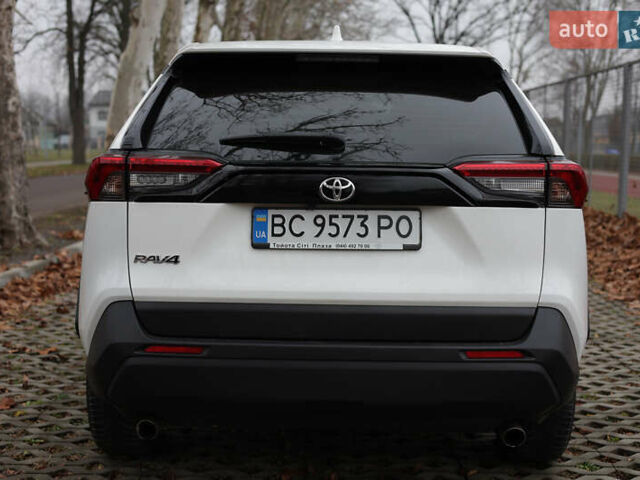 Білий Тойота РАВ 4, об'ємом двигуна 1.99 л та пробігом 140 тис. км за 23300 $, фото 2 на Automoto.ua