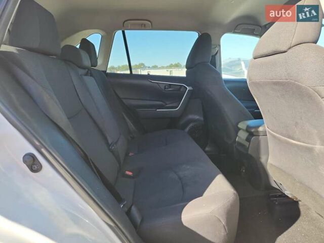 Білий Тойота РАВ 4, об'ємом двигуна 2.49 л та пробігом 86 тис. км за 8500 $, фото 9 на Automoto.ua