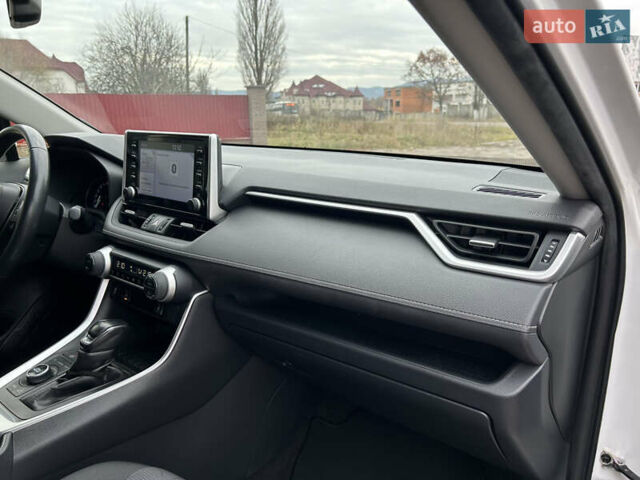 Білий Тойота РАВ 4, об'ємом двигуна 2 л та пробігом 106 тис. км за 27900 $, фото 33 на Automoto.ua
