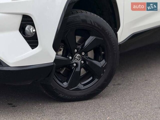 Білий Тойота РАВ 4, об'ємом двигуна 2.49 л та пробігом 128 тис. км за 29900 $, фото 6 на Automoto.ua