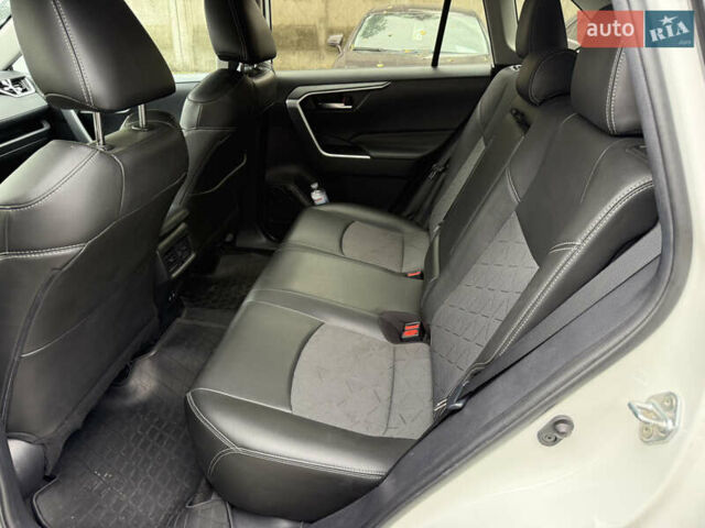 Белый Тойота РАВ 4, объемом двигателя 2.5 л и пробегом 68 тыс. км за 19500 $, фото 6 на Automoto.ua