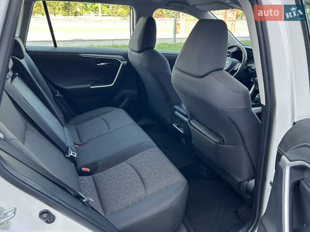 Белый Тойота РАВ 4, объемом двигателя 1.99 л и пробегом 70 тыс. км за 28500 $, фото 21 на Automoto.ua