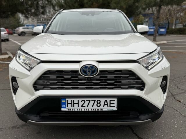 Белый Тойота РАВ 4, объемом двигателя 2.5 л и пробегом 98 тыс. км за 32999 $, фото 1 на Automoto.ua