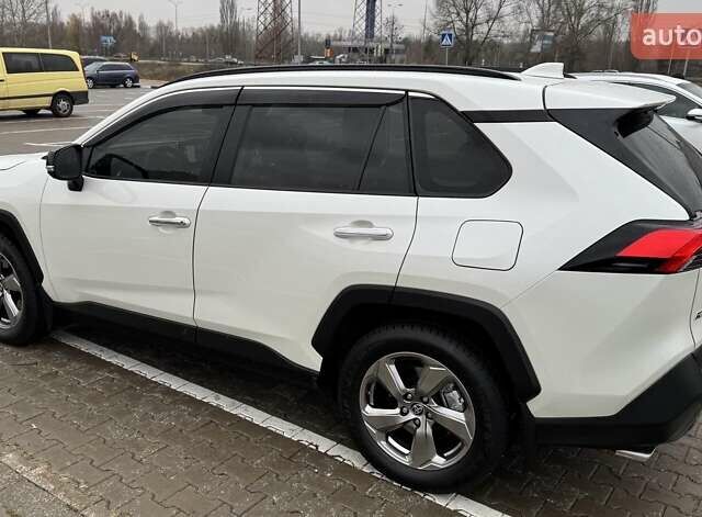 Білий Тойота РАВ 4, об'ємом двигуна 1.99 л та пробігом 99 тис. км за 28000 $, фото 5 на Automoto.ua