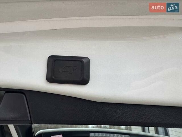 Белый Тойота РАВ 4, объемом двигателя 1.99 л и пробегом 99 тыс. км за 27500 $, фото 16 на Automoto.ua