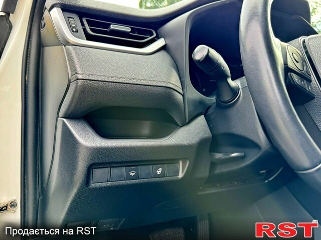 Білий Тойота РАВ 4, об'ємом двигуна 2 л та пробігом 92 тис. км за 29700 $, фото 9 на Automoto.ua