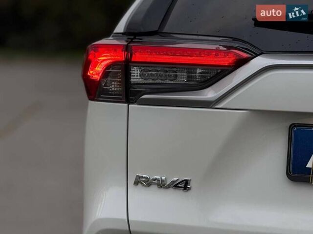 Білий Тойота РАВ 4, об'ємом двигуна 2.49 л та пробігом 128 тис. км за 29900 $, фото 24 на Automoto.ua