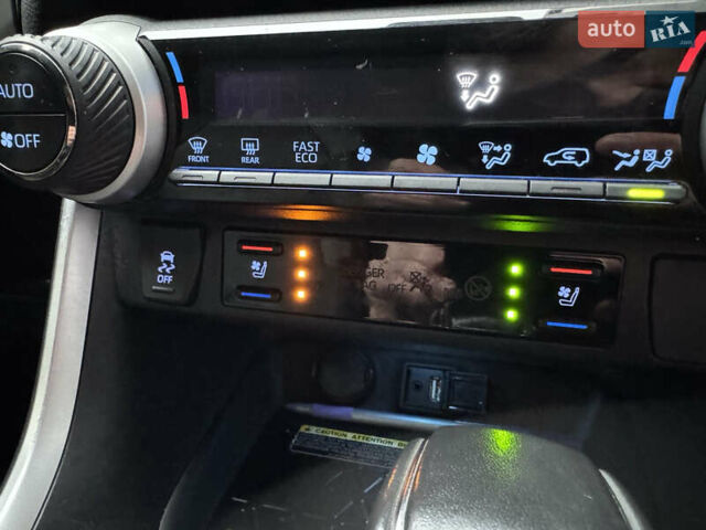 Білий Тойота РАВ 4, об'ємом двигуна 2.49 л та пробігом 106 тис. км за 31500 $, фото 12 на Automoto.ua