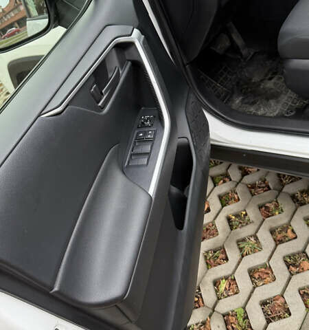 Білий Тойота РАВ 4, об'ємом двигуна 1.99 л та пробігом 140 тис. км за 23300 $, фото 4 на Automoto.ua