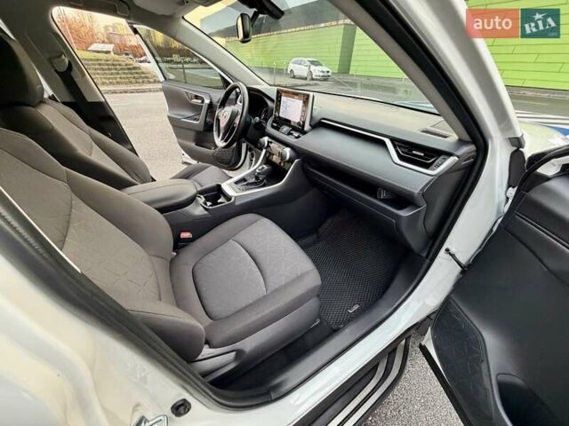 Білий Тойота РАВ 4, об'ємом двигуна 1.99 л та пробігом 93 тис. км за 25900 $, фото 43 на Automoto.ua