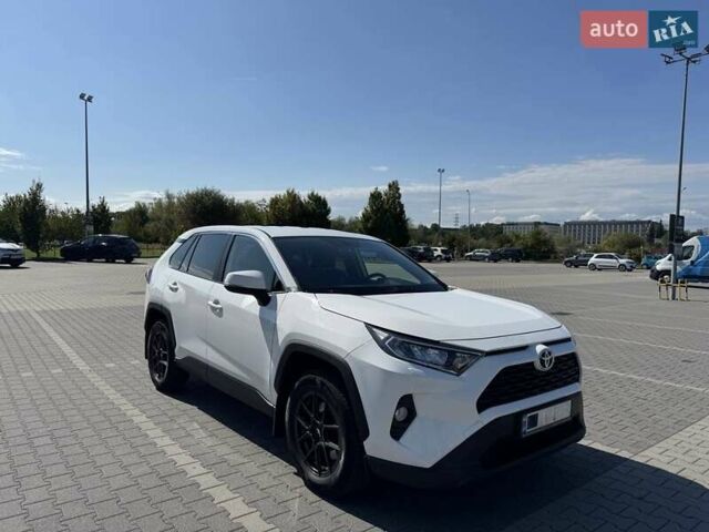 Белый Тойота РАВ 4, объемом двигателя 2 л и пробегом 116 тыс. км за 22000 $, фото 2 на Automoto.ua