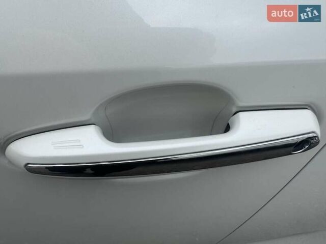 Білий Тойота РАВ 4, об'ємом двигуна 1.99 л та пробігом 99 тис. км за 28000 $, фото 10 на Automoto.ua