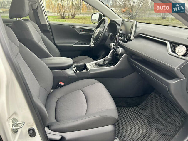 Білий Тойота РАВ 4, об'ємом двигуна 1.99 л та пробігом 82 тис. км за 28000 $, фото 8 на Automoto.ua