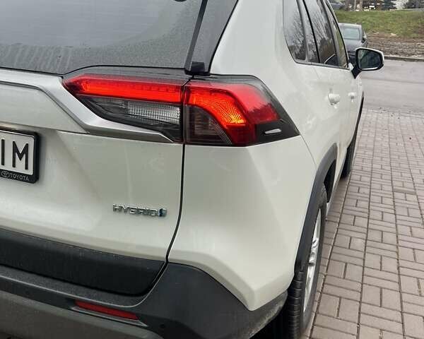 Белый Тойота РАВ 4, объемом двигателя 2.49 л и пробегом 130 тыс. км за 27400 $, фото 2 на Automoto.ua