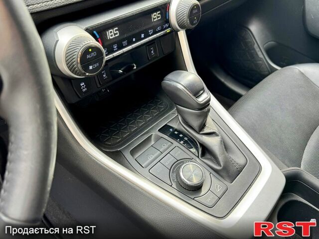 Білий Тойота РАВ 4, об'ємом двигуна 2 л та пробігом 92 тис. км за 29700 $, фото 8 на Automoto.ua