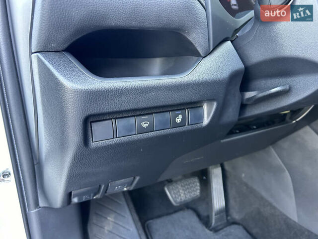 Белый Тойота РАВ 4, объемом двигателя 1.99 л и пробегом 70 тыс. км за 28500 $, фото 15 на Automoto.ua