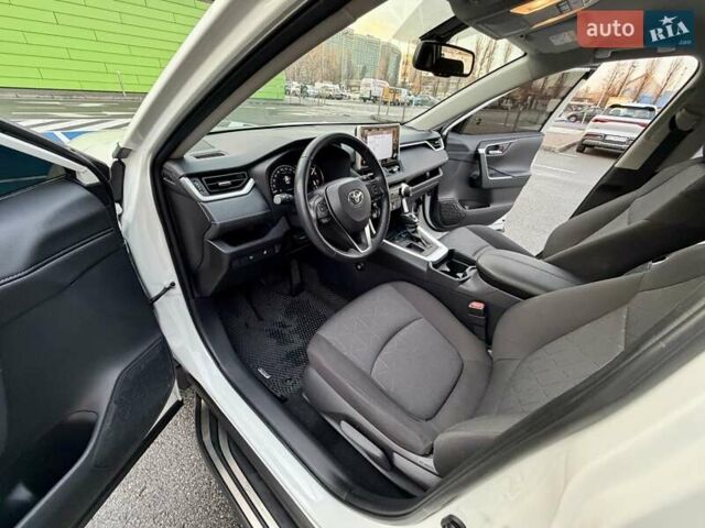 Білий Тойота РАВ 4, об'ємом двигуна 1.99 л та пробігом 93 тис. км за 25900 $, фото 27 на Automoto.ua