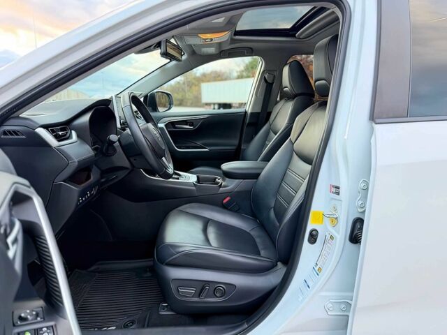 Білий Тойота РАВ 4, об'ємом двигуна 2.5 л та пробігом 48 тис. км за 10500 $, фото 8 на Automoto.ua