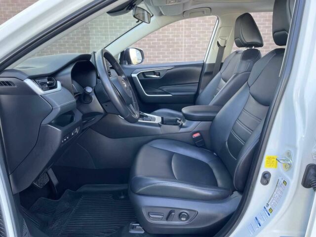 Білий Тойота РАВ 4, об'ємом двигуна 2.5 л та пробігом 36 тис. км за 14000 $, фото 12 на Automoto.ua