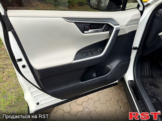 Белый Тойота РАВ 4, объемом двигателя 2 л и пробегом 99 тыс. км за 26500 $, фото 8 на Automoto.ua