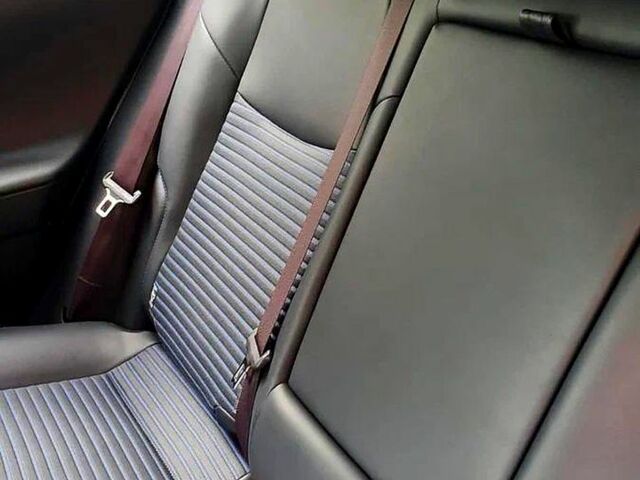 Белый Тойота РАВ 4, объемом двигателя 2.5 л и пробегом 70 тыс. км за 25000 $, фото 4 на Automoto.ua