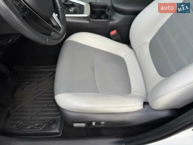 Белый Тойота РАВ 4, объемом двигателя 1.99 л и пробегом 99 тыс. км за 27500 $, фото 34 на Automoto.ua