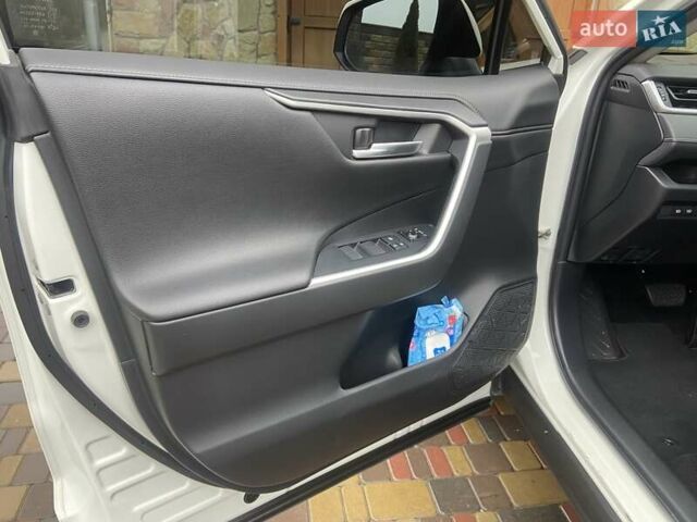 Белый Тойота РАВ 4, объемом двигателя 2 л и пробегом 41 тыс. км за 30700 $, фото 41 на Automoto.ua