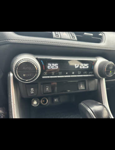 Белый Тойота РАВ 4, объемом двигателя 2 л и пробегом 215 тыс. км за 21000 $, фото 17 на Automoto.ua