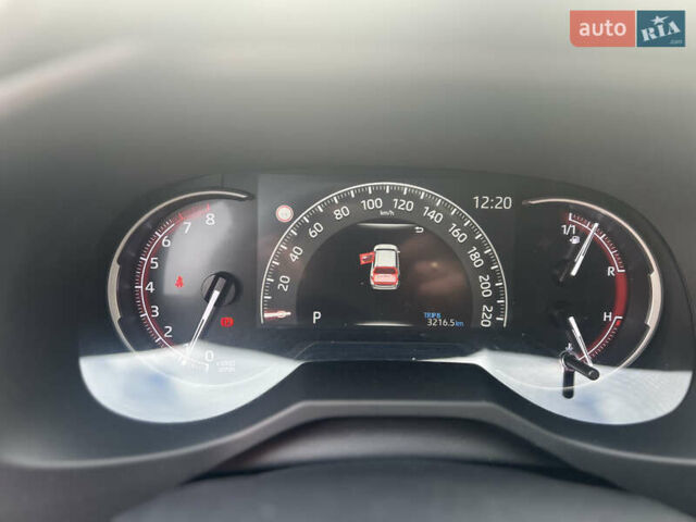 Тойота РАВ 4 2019 в Ровно на Automoto.ua Белый Тойота РАВ 4, объемом двигателя 1.99 л и пробегом 83 тыс. км за 28400 $, фото 23 на Automoto.ua