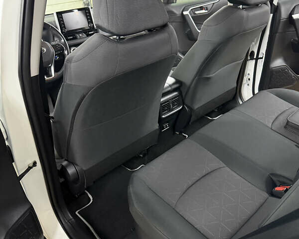 Белый Тойота РАВ 4, объемом двигателя 2.49 л и пробегом 80 тыс. км за 31700 $, фото 28 на Automoto.ua