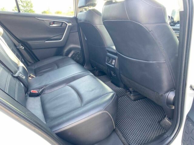 Белый Тойота РАВ 4, объемом двигателя 2 л и пробегом 101 тыс. км за 27600 $, фото 7 на Automoto.ua