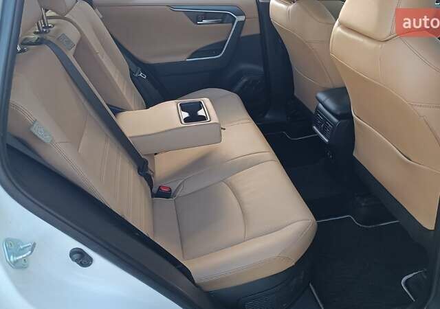 Білий Тойота РАВ 4, об'ємом двигуна 2.49 л та пробігом 125 тис. км за 34376 $, фото 6 на Automoto.ua